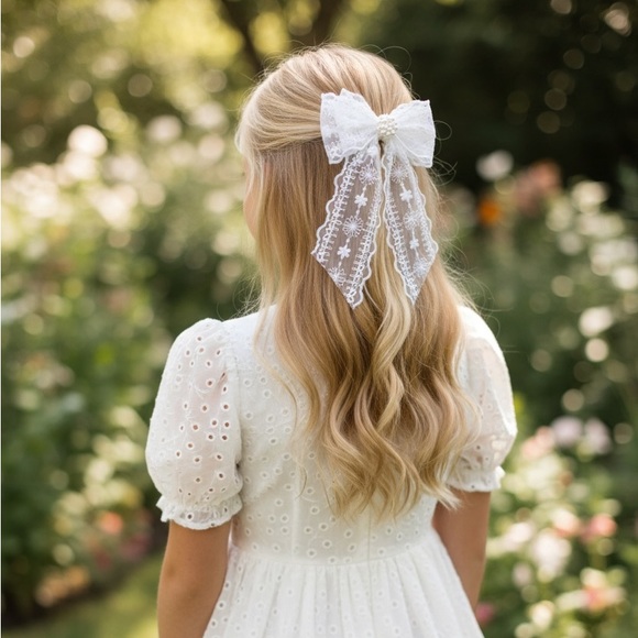 Elegant White Lace Hair Bow Clip ,Handmade and NWOT - Picture 4 of 9